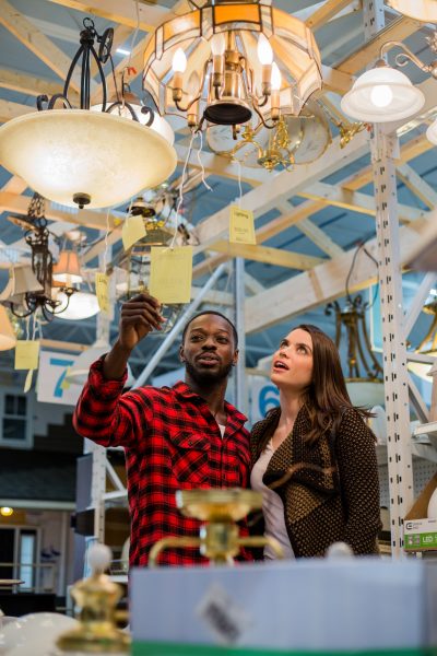 Grimsby, Ontario, Canada (12/22/17) Couple-Lighting Grimsby, Ontario, Canada
